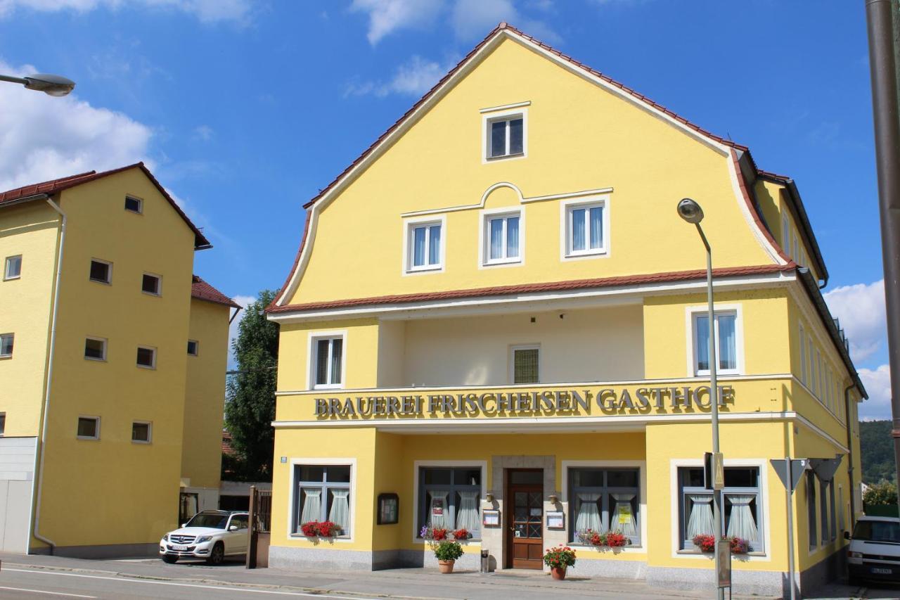 Brauerei Und Gasthof Frischeisen Kelheim Exterior photo